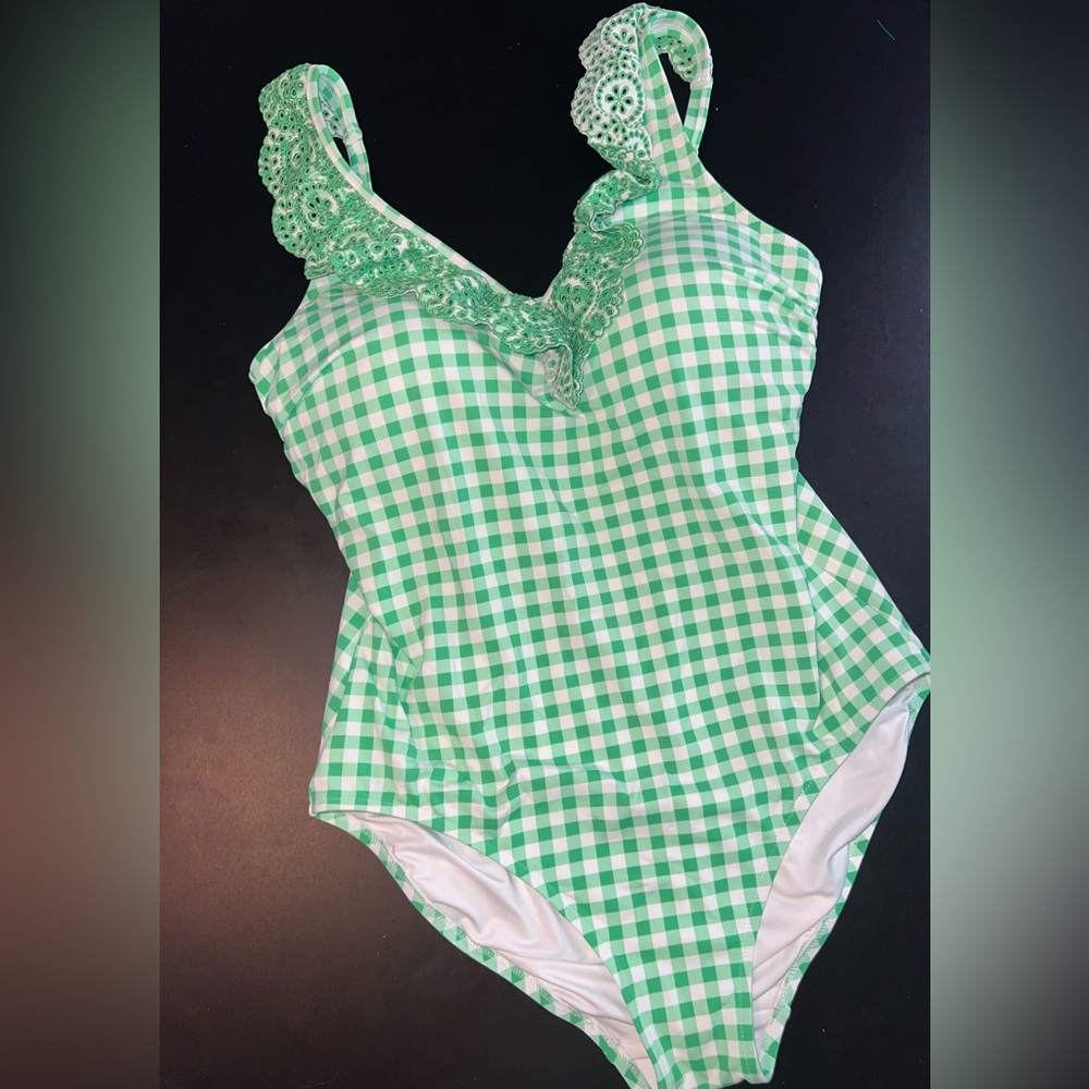 Draper James X Land’s End Ruffle V-neck One Piece Swimsuit Size 12 EUC